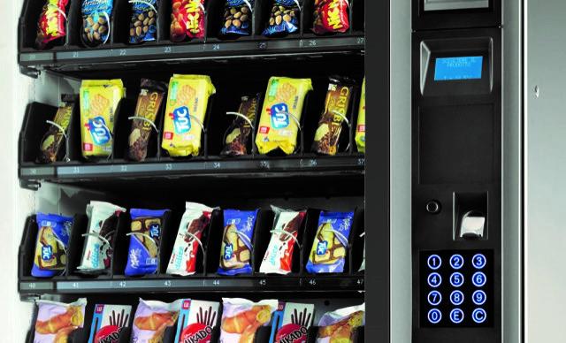 Gusto 8 Lift Can and Bottle Vending Machine